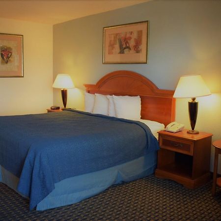 Texas Inn & Suites 登顿 外观 照片
