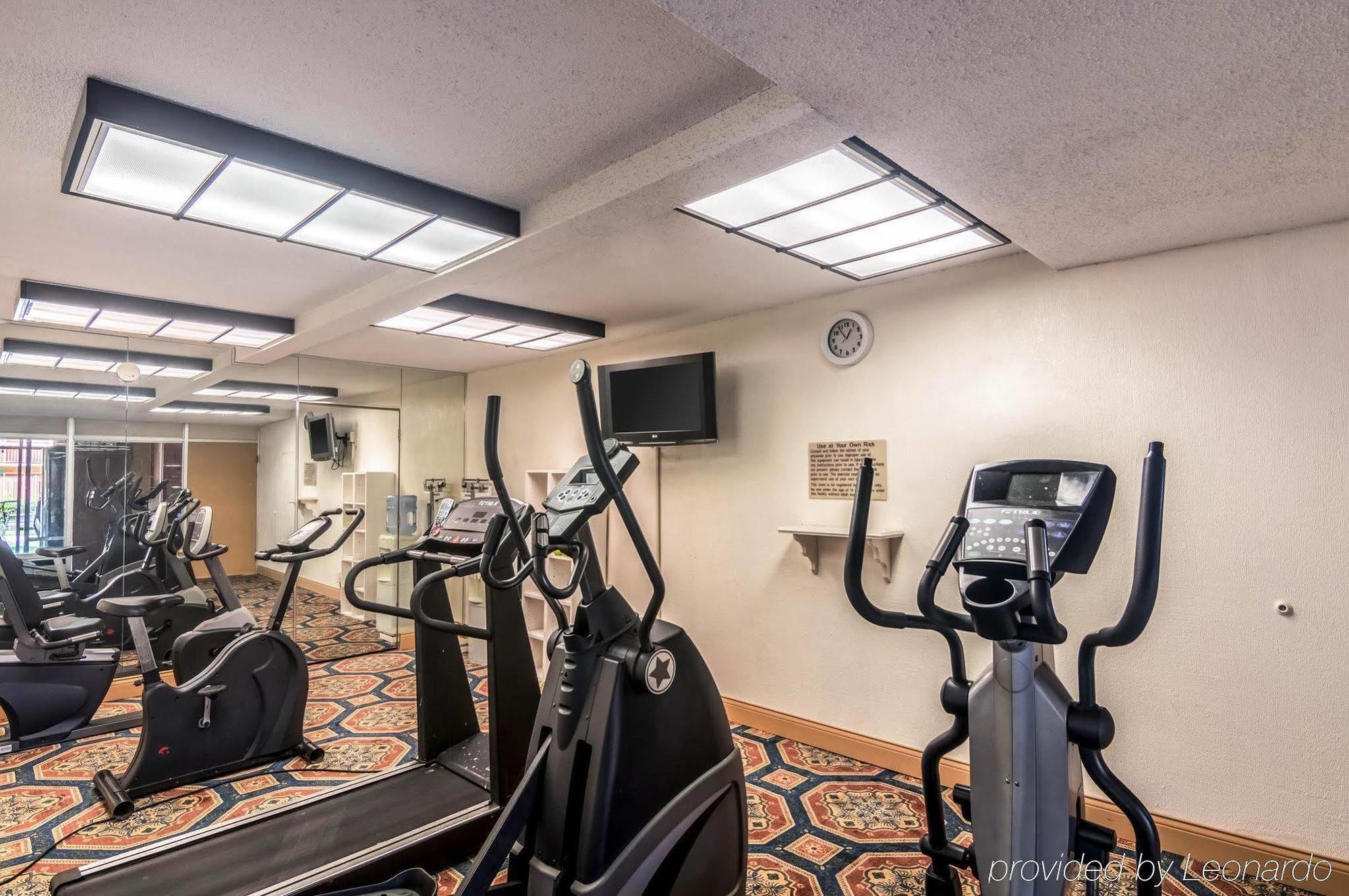 Texas Inn & Suites 登顿 外观 照片