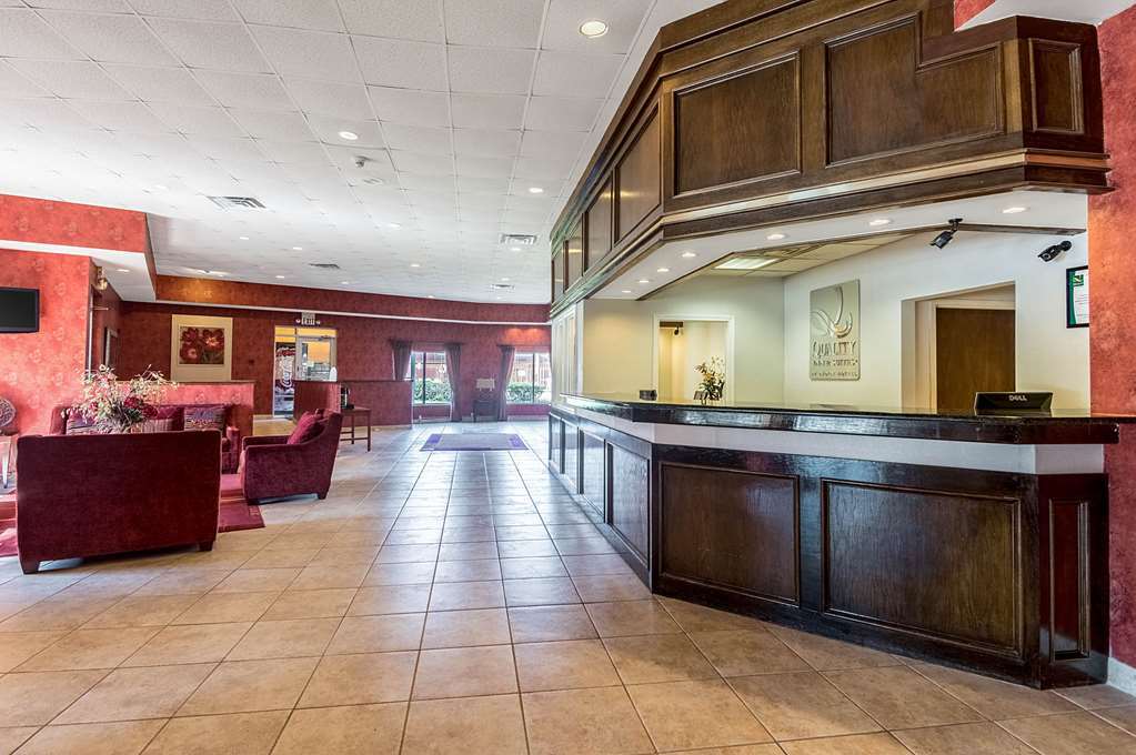 Texas Inn & Suites 登顿 内观 照片