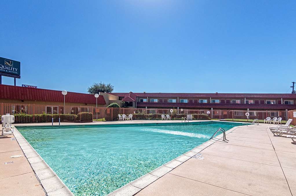 Texas Inn & Suites 登顿 设施 照片